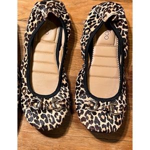 Mee Too Leah Leopard Animal Print Haircalf Flats Size 8.5